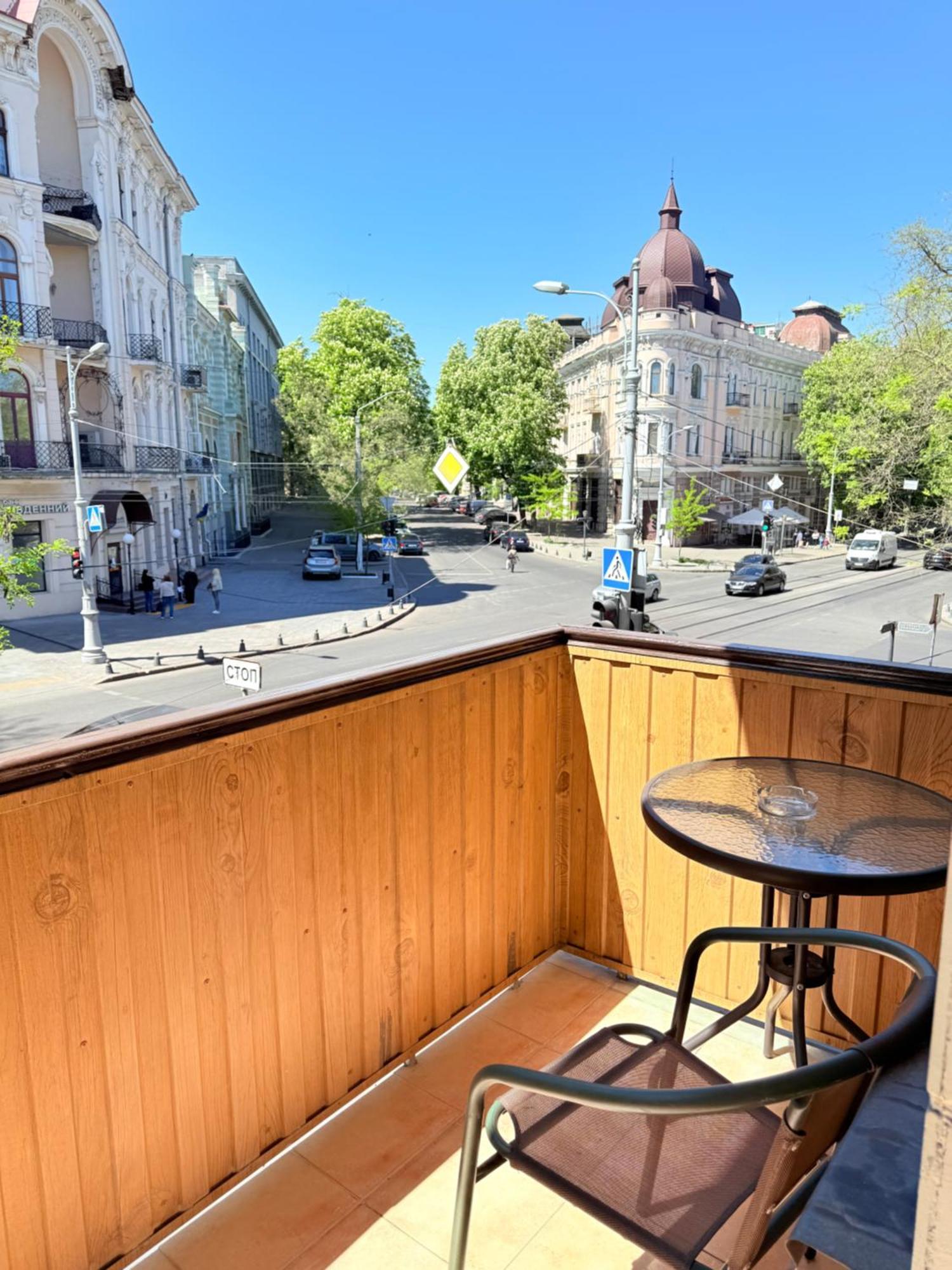 светлая квартира Apartment Одеса Екстериор снимка